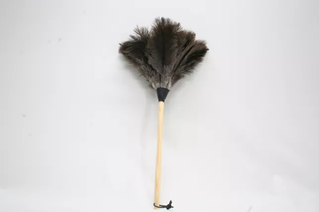 Piano Feather Duster Ostrich Feathers 70cm Gray - © Vornehm, Großostheim, Germany