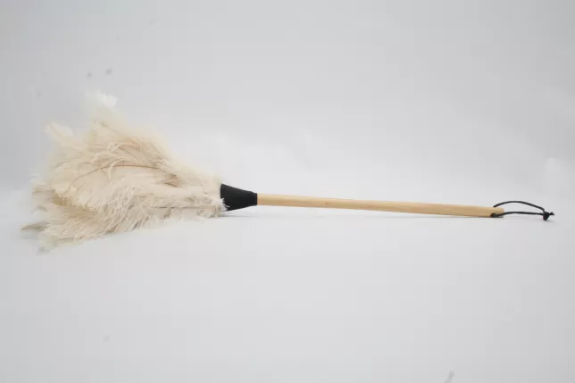 Piano Feather Duster Ostrich Feathers 70cm White - © Vornehm, Großostheim, Germany